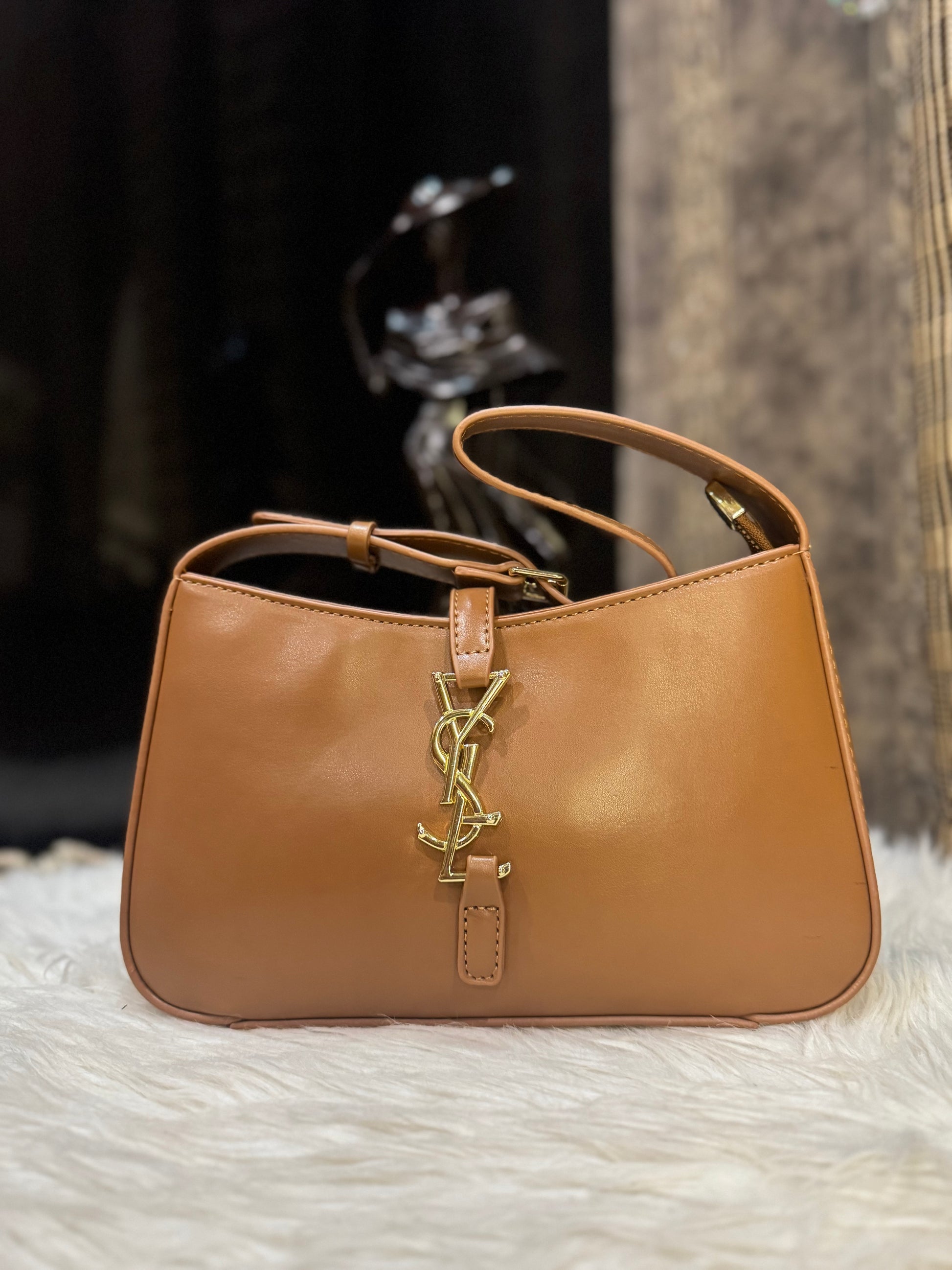 Sac à Rabat Structuré – Chaîne Dorée & Élégance Intemporelle