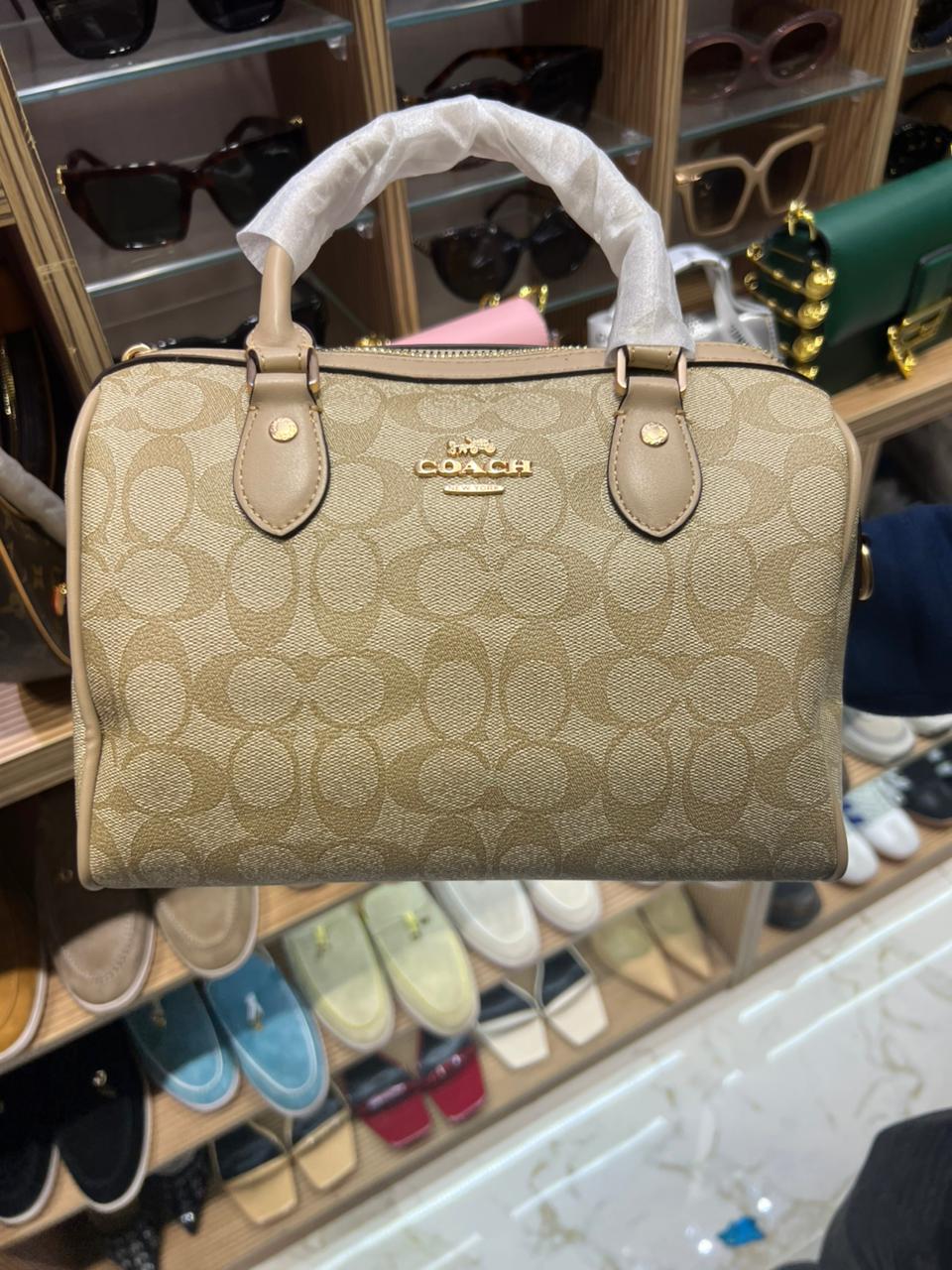 Sac Boston Monogrammé – Style Iconique & Format Élégant